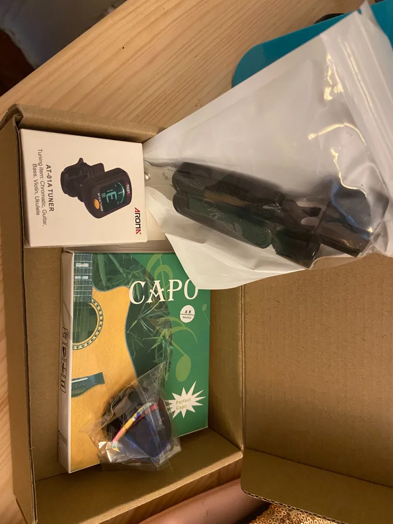 Guitar starter kit photo 1