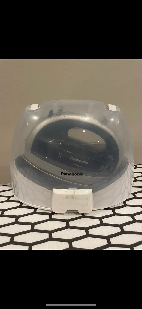 Small cordless iron photo 1