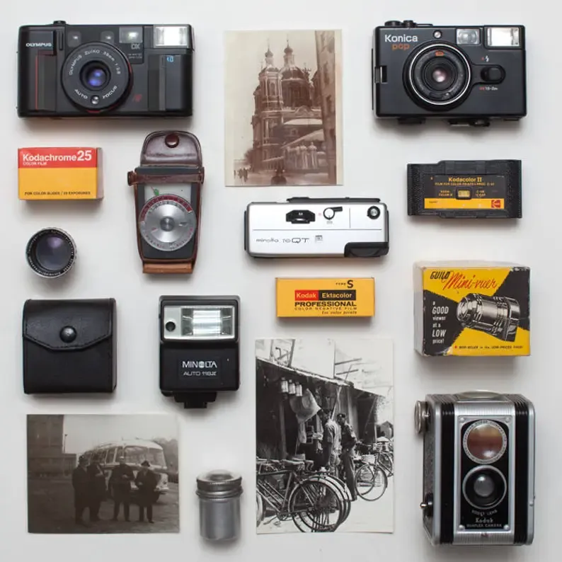 📷 Vintage cameras and accessories photo 1