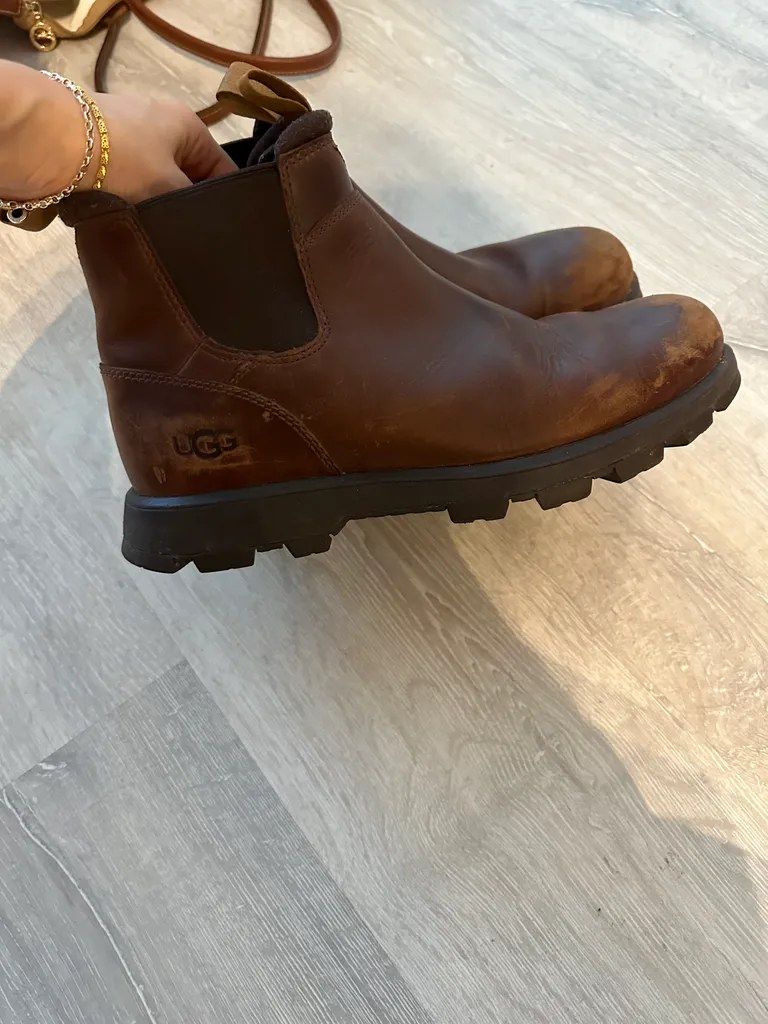 UGG Winter sheepskin Chelsea boots size 9 men’s photo 1