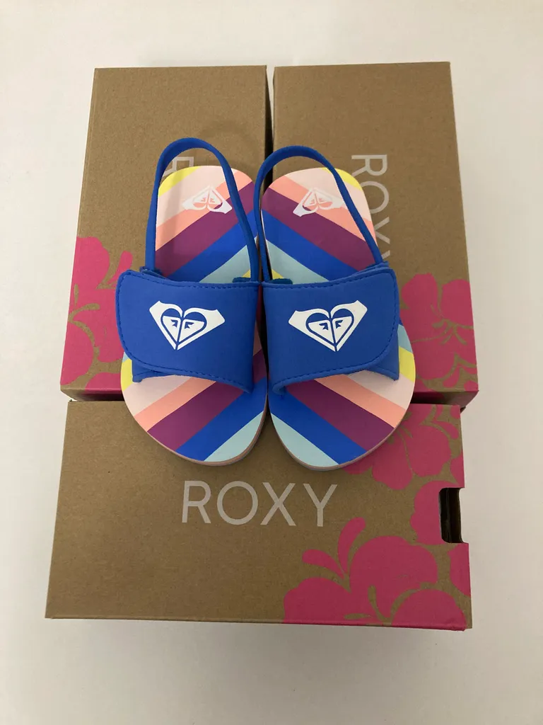 BNIB Roxy girls sandals photo 1