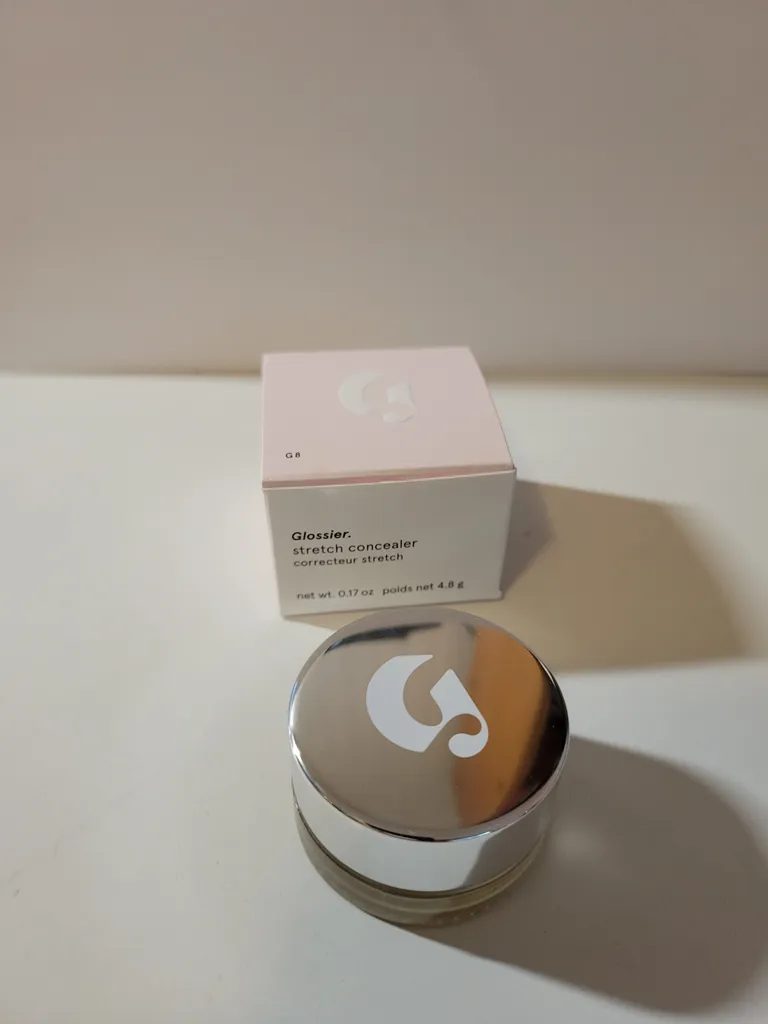 Glossier Stretch Concealer photo 1