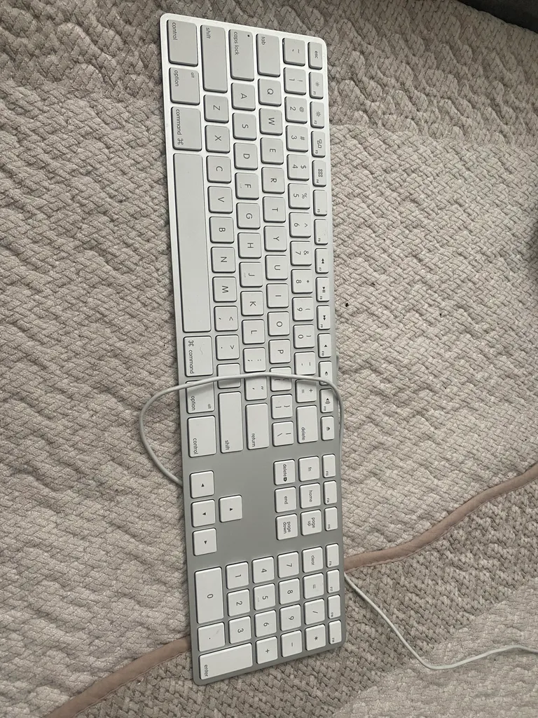 Apple USB Keybord photo 1