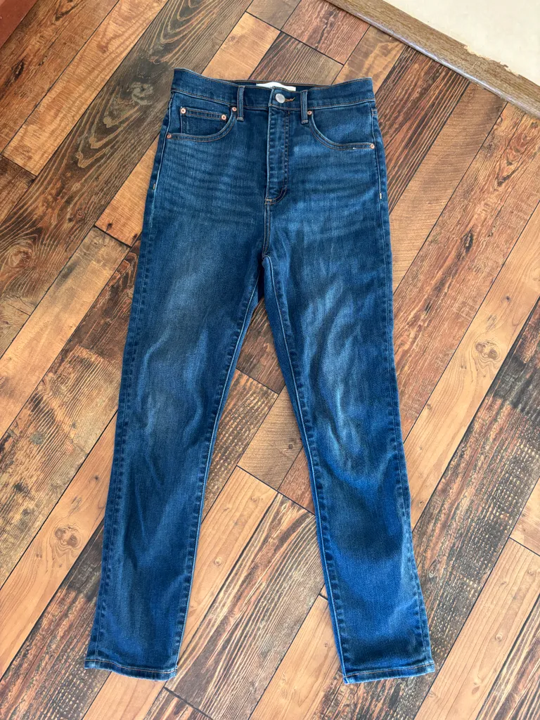 Size 27 Denim Forum Blue High Rise Cropped Jeans with Slim Fit photo 1