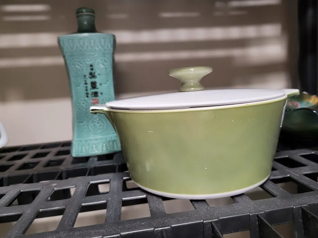 Oven casserole dish w lid photo 1