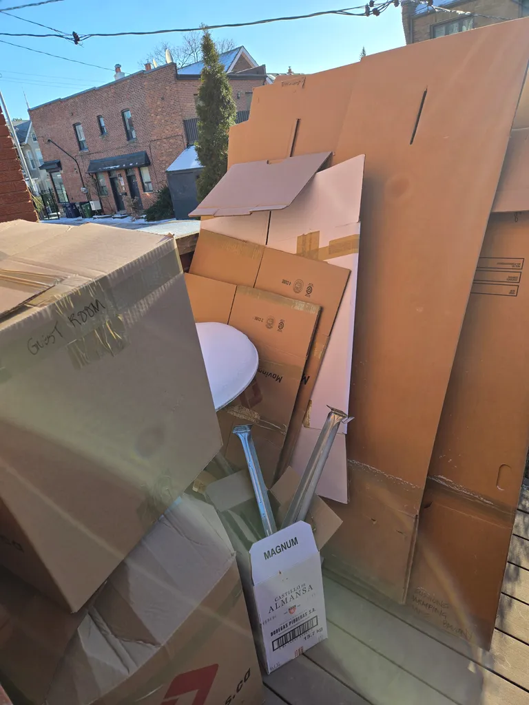 Packing paper and boxes photo 1