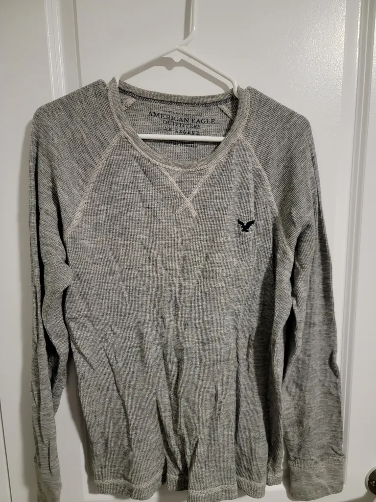American Eagle long sleeve  photo 1
