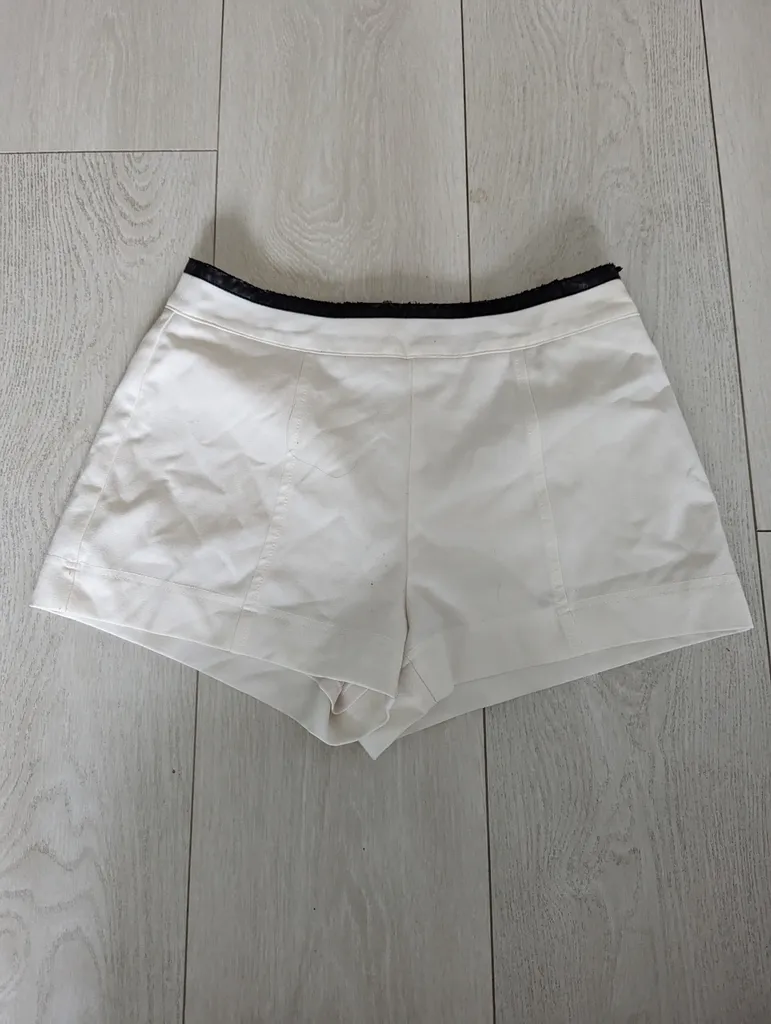 Shorts - Size XS photo 1