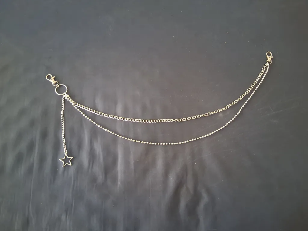 Star charm pant chain photo 1