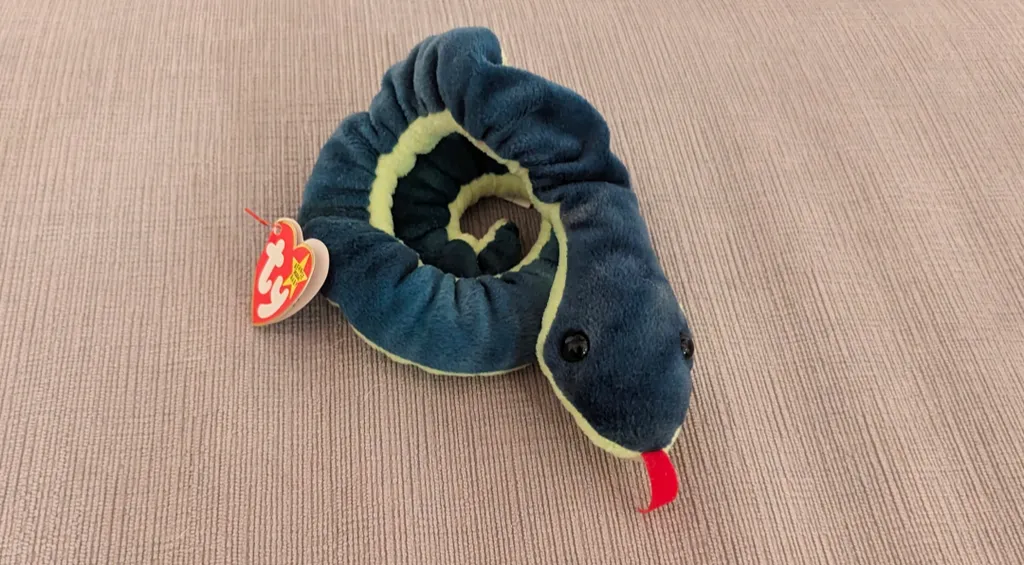 Ty Beanie Baby - Hissy the Snake  photo 1