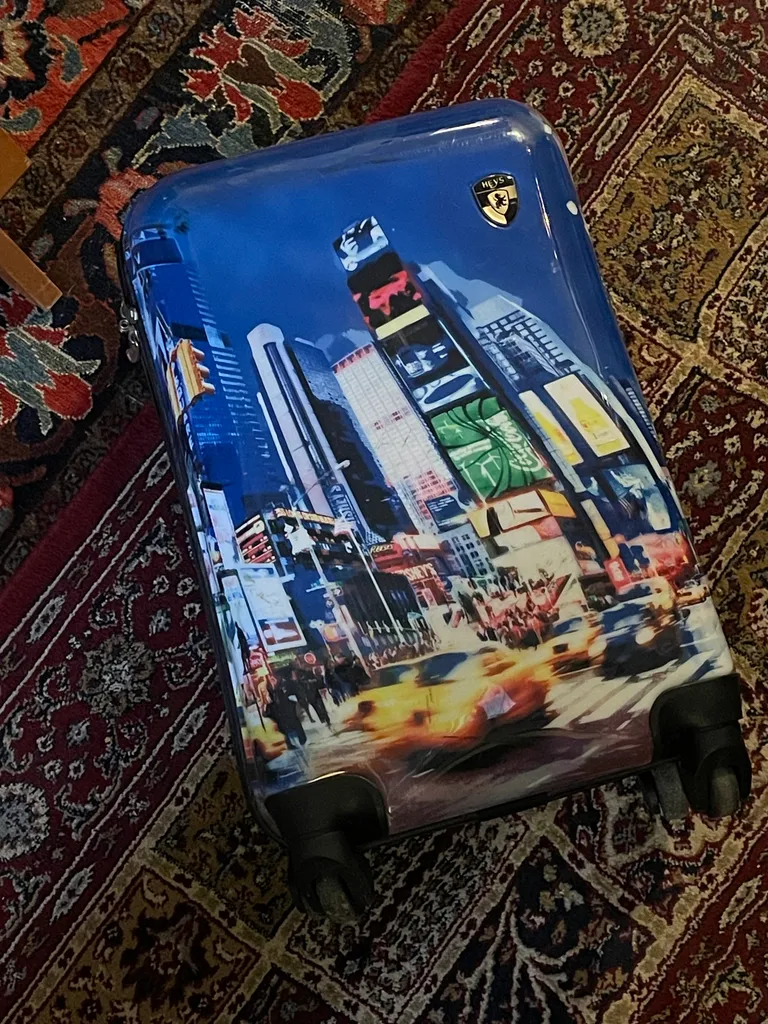 Heys Suitcase  photo 1