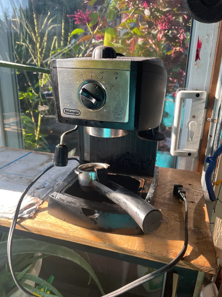 DeLonghi Expresso machine photo 1