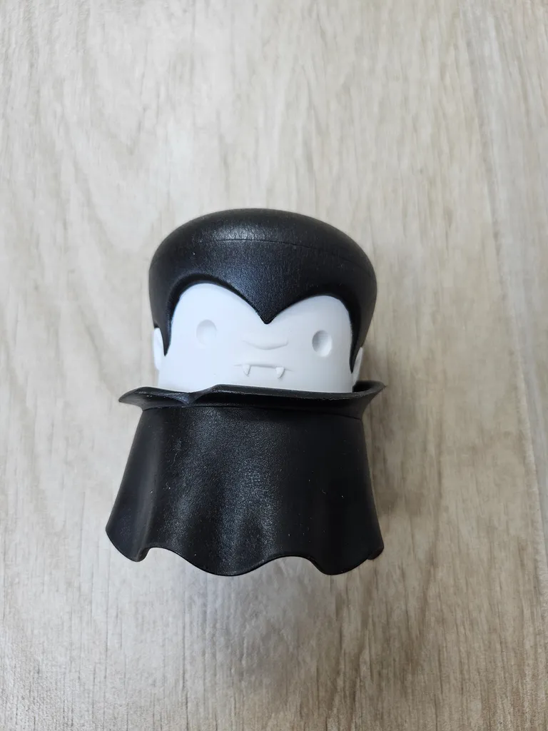 Dracula Garlic Crusher photo 1