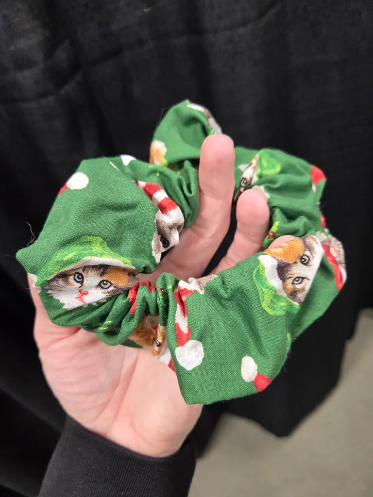 Christmas Kitty Cat scrunchie photo 1
