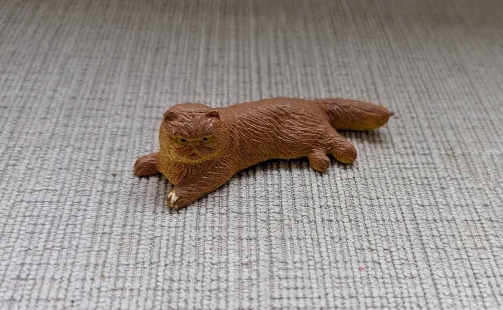 Brown Cat Figurine photo 1