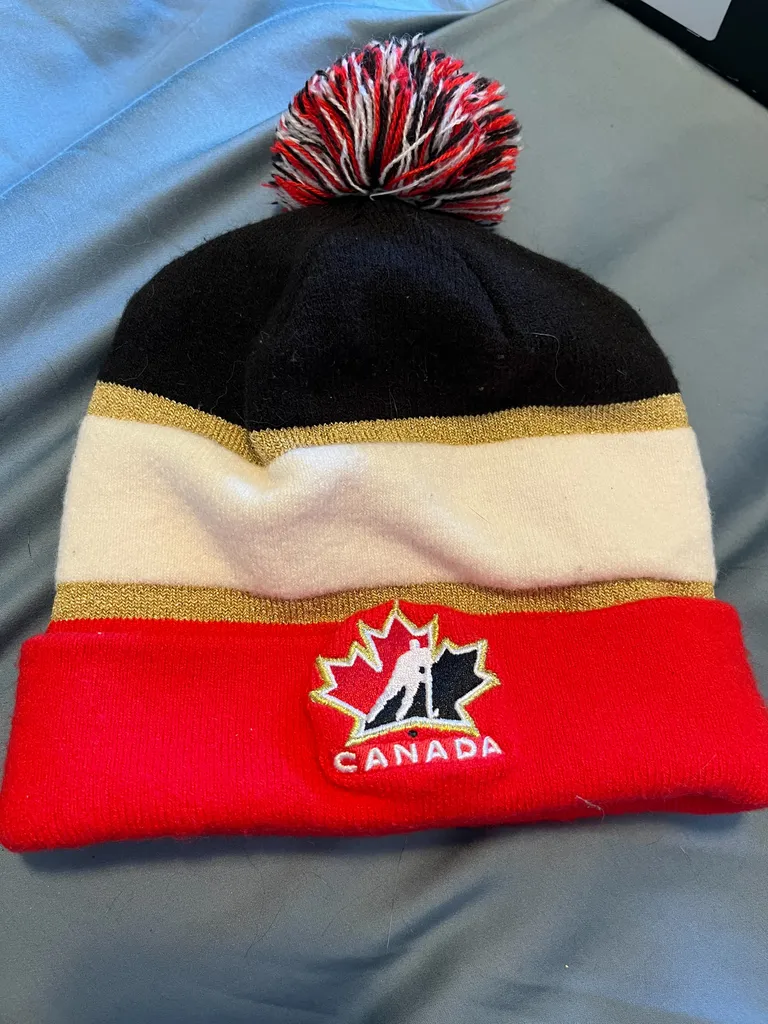 Canada hockey toque photo 1