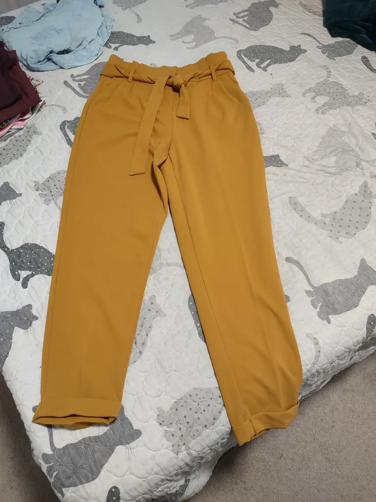 Le Chateau pants - size 6 photo 1