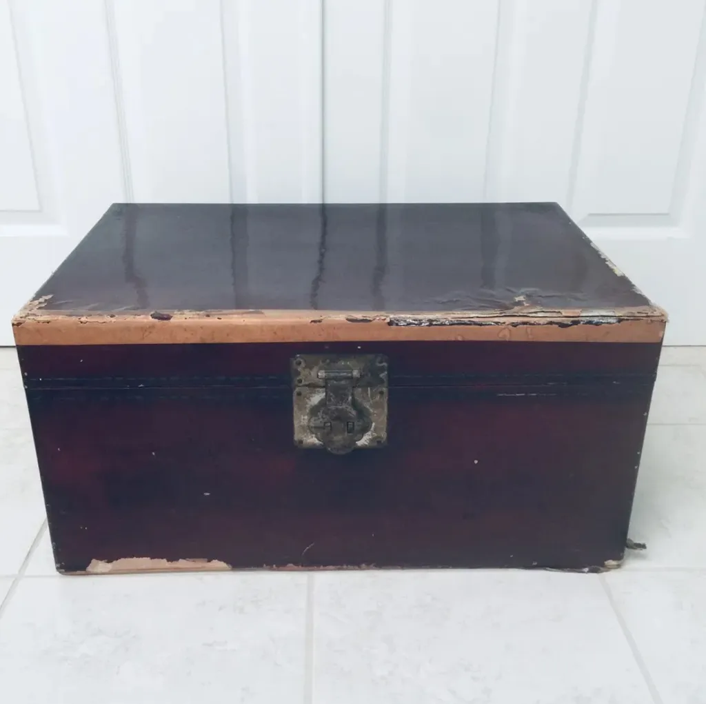 Antique Vintage Steamer Trunk Old Timey Suitcase Storage Chest photo 1