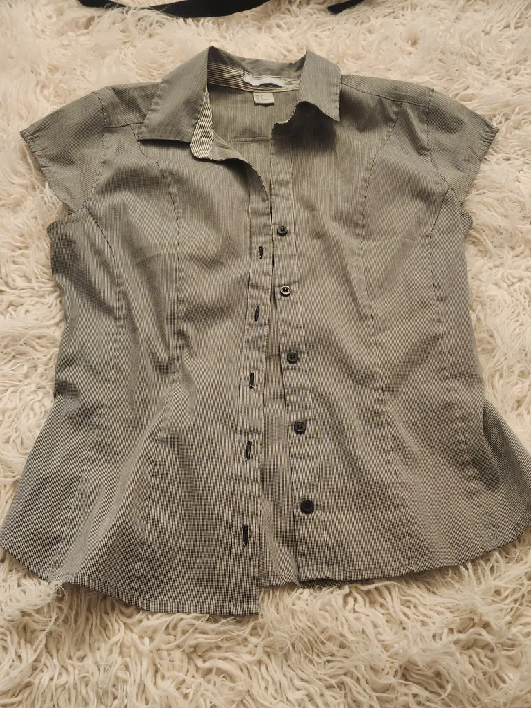 H and m size 4 photo 1