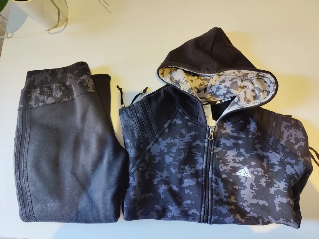 Adidas sweat set (sweater and pants) photo 1