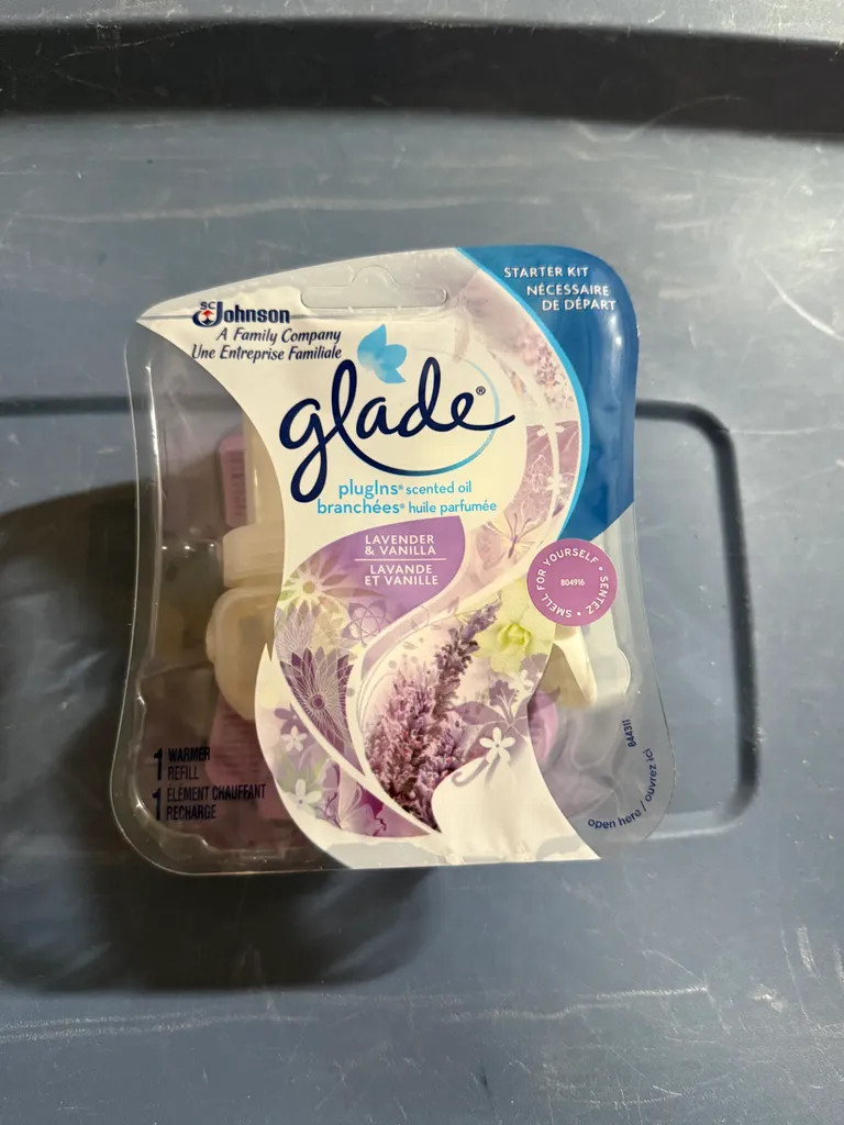 Glade lavender & vanilla plugin scented oils  photo 1