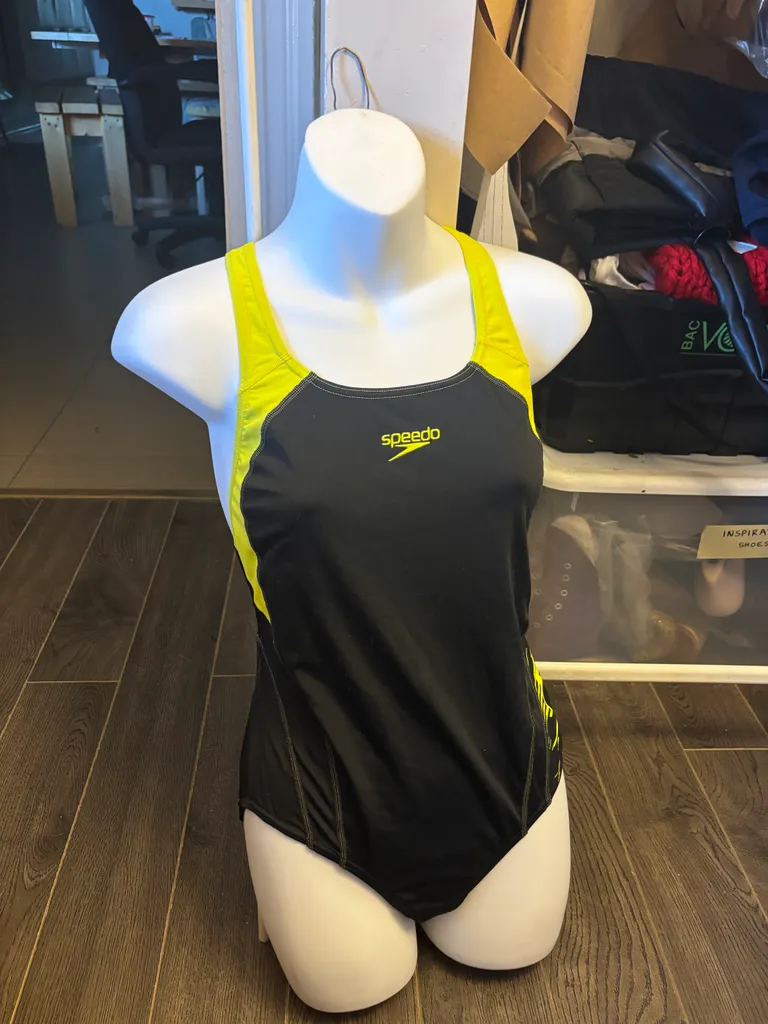 One Piece Swimsuit M photo 1