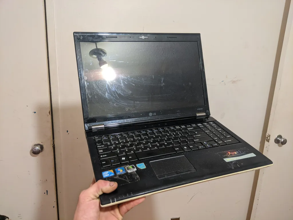LG Gaming Laptop for parts (no drive, ram or battery) photo 1