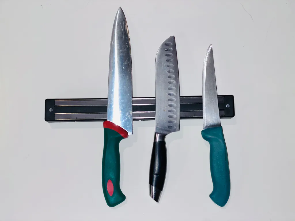 12 inch magnetic knife bar / strip / holder (plus knives) photo 1