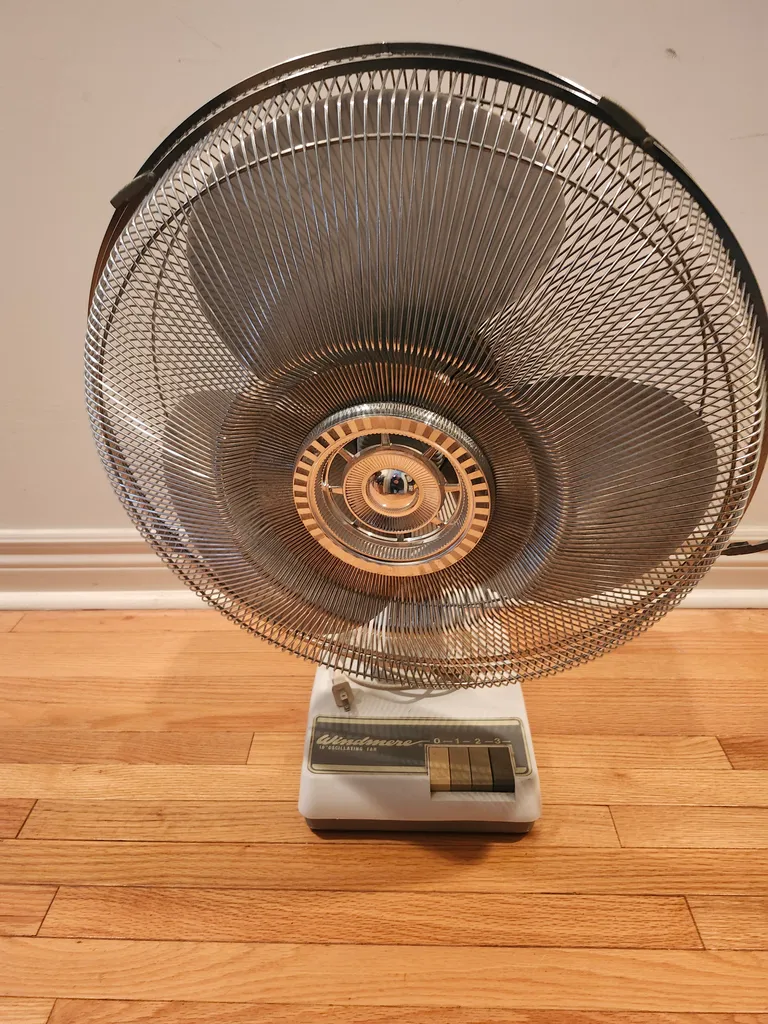 Vintage oscillating fan photo 1