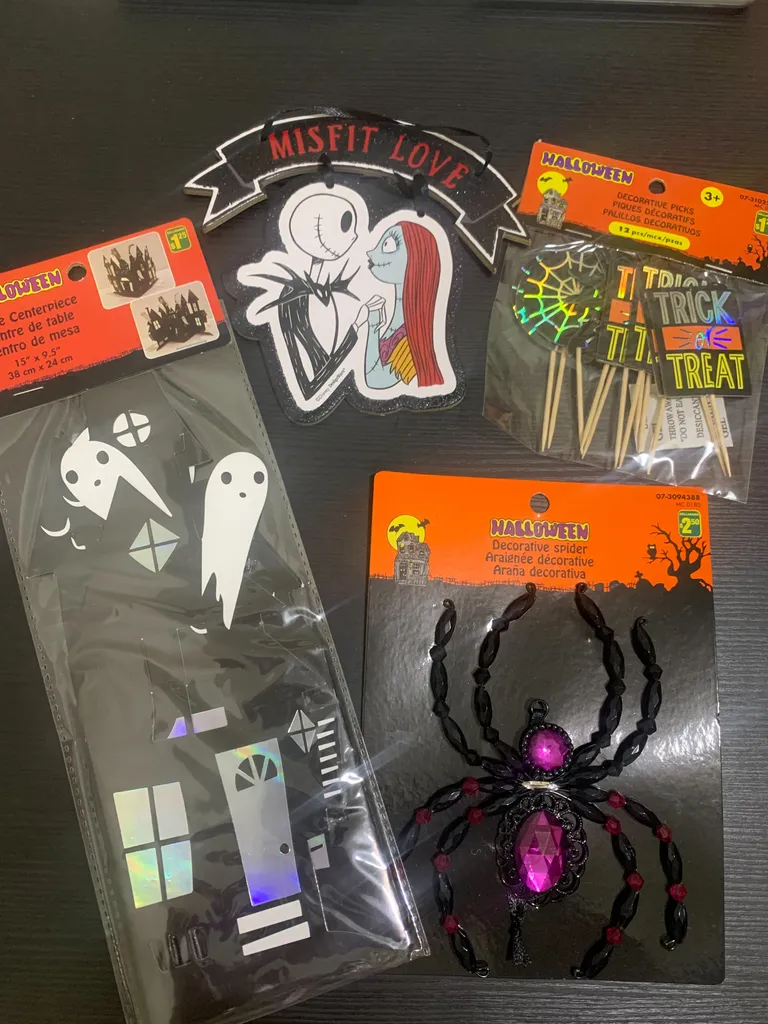 Halloween decorations  photo 1