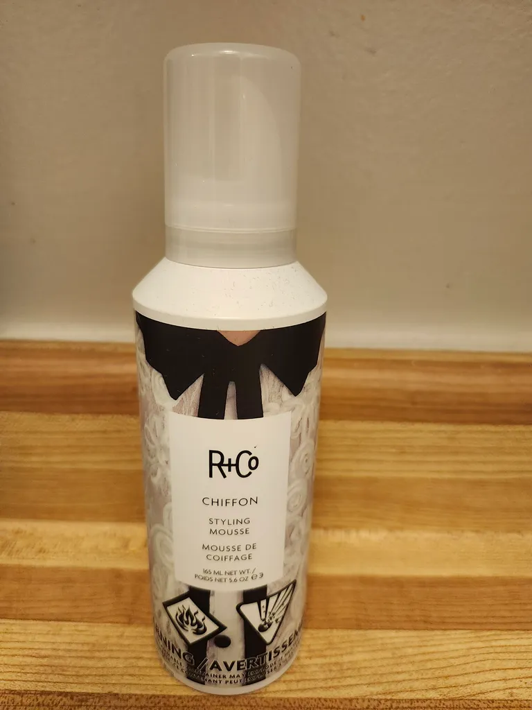 R+Co Chiffon styling mousse photo 1