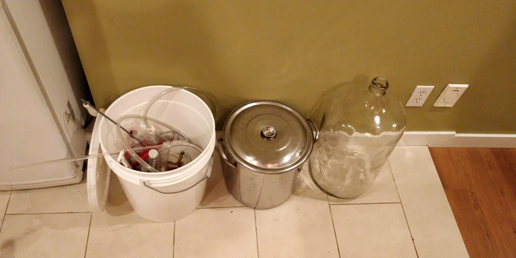 Beer Brewing Starter Kit photo 1