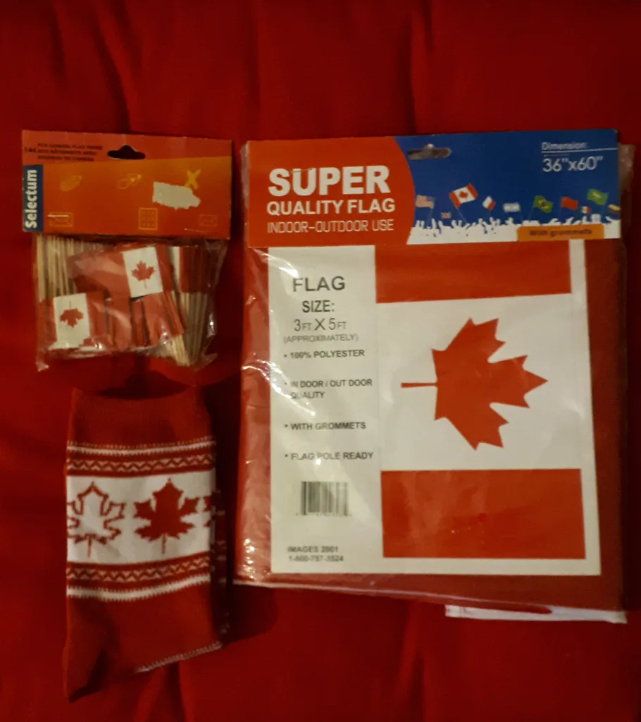 Canada Flag Items photo 1