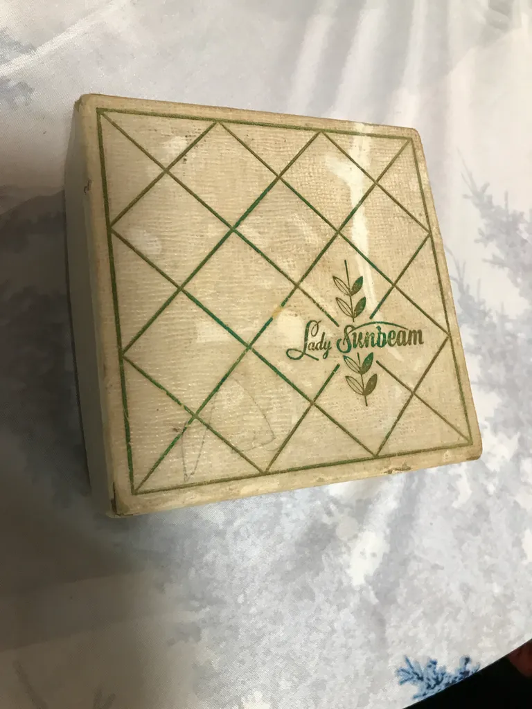 Vintage Art Deco Lady Sunbeam shaver photo 1