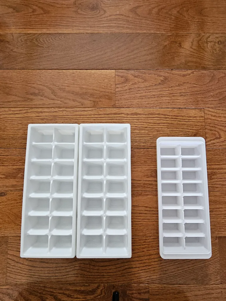 Ice cube trays photo 1
