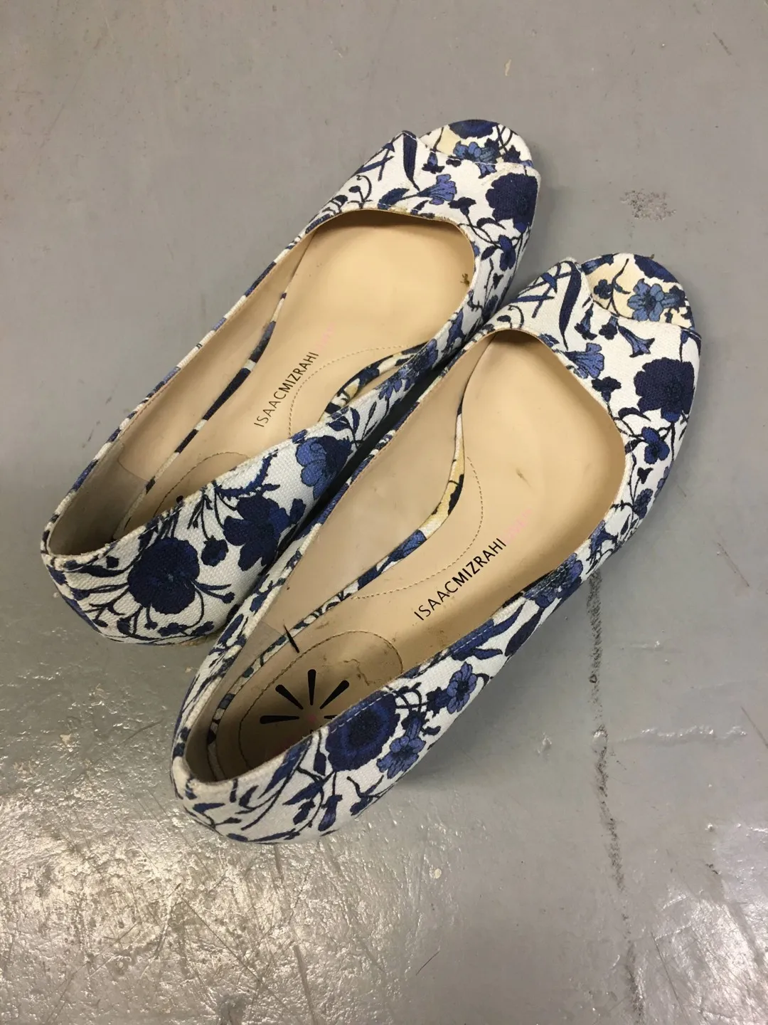 Almost New Isaac Mizrahi photo 1