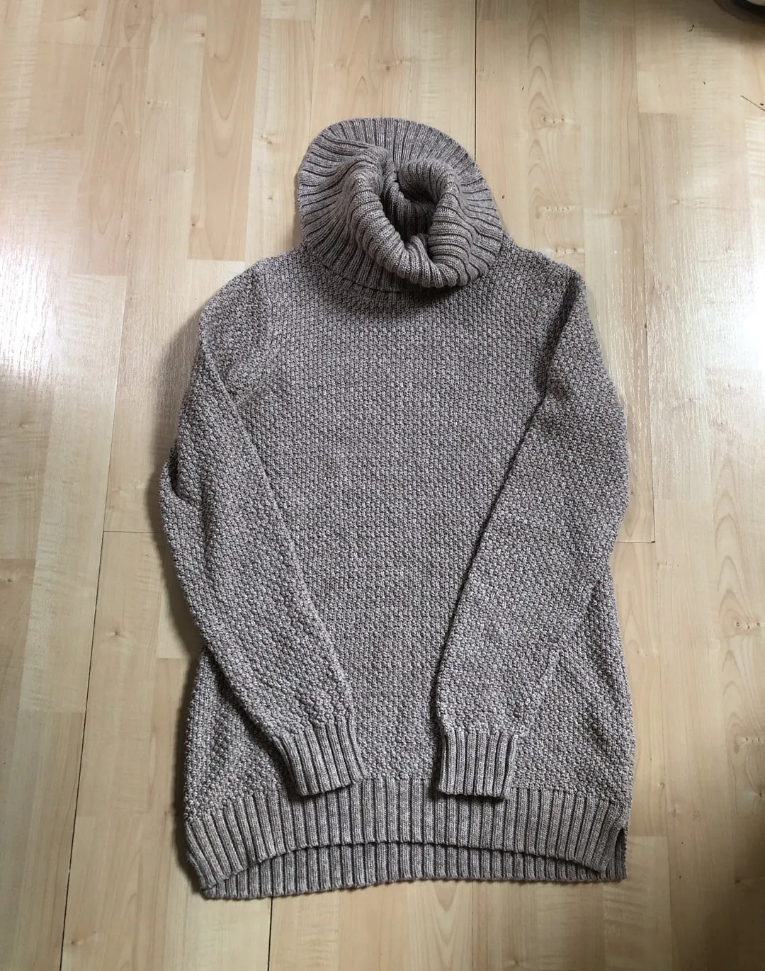 Beige Sweater photo 1