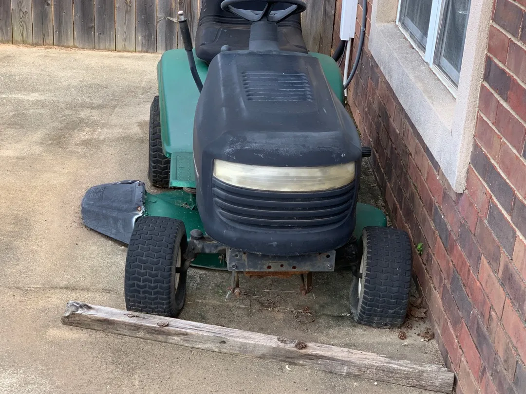 Riding Lawnmower photo 1