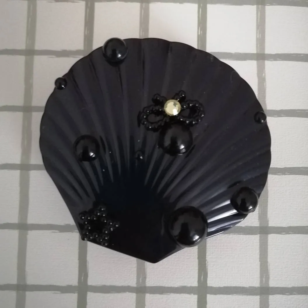 Shell Shape Contact Lenses Case photo 1