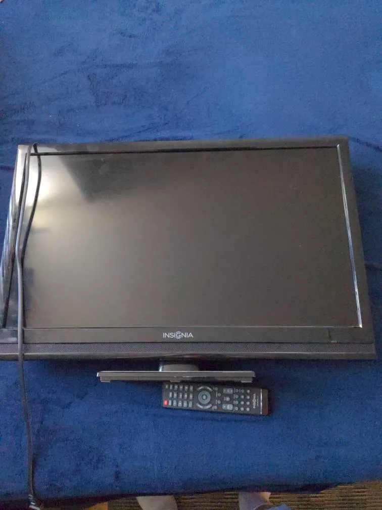 Insignia 26" TV photo 1
