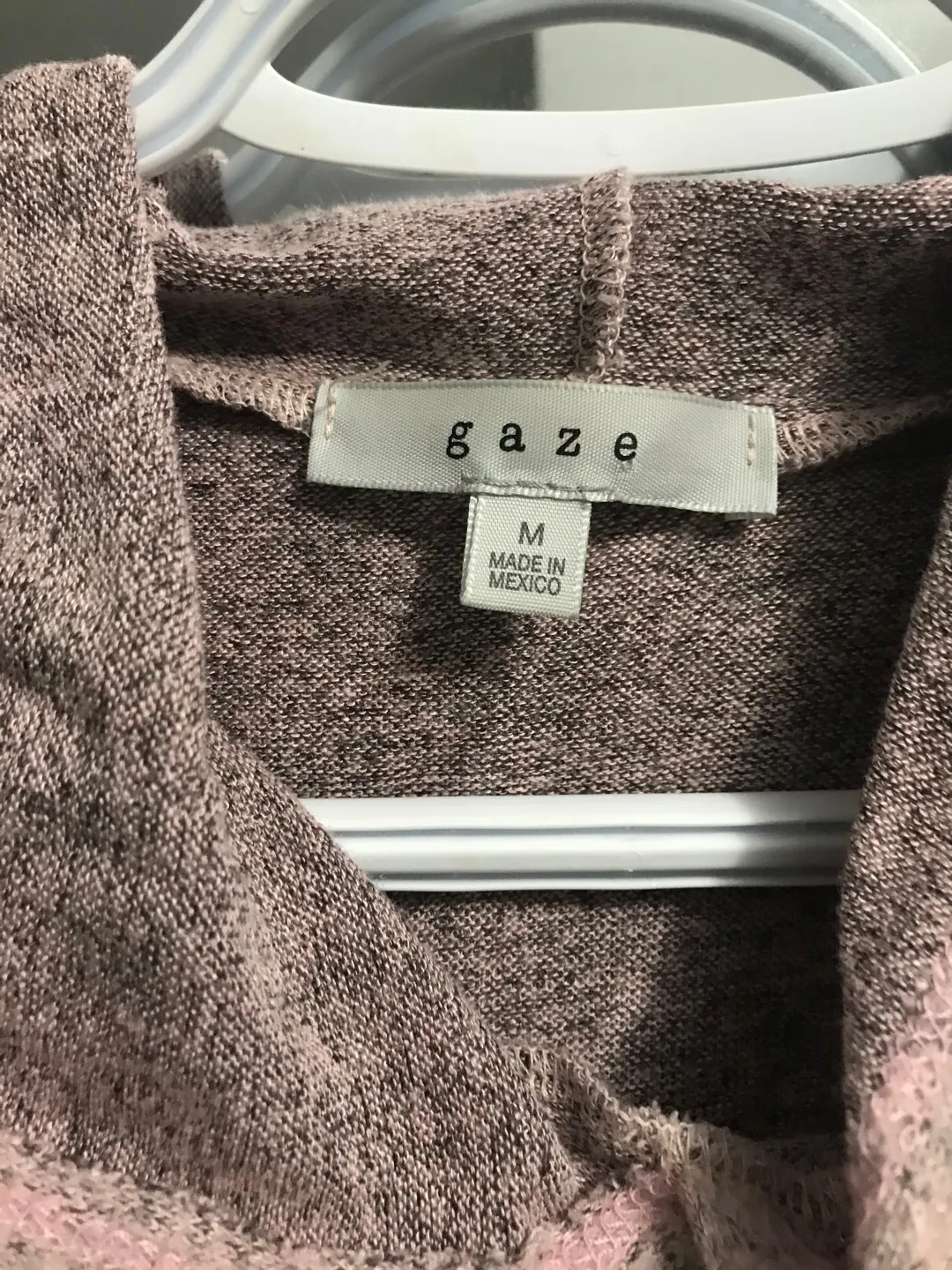Gaze Sweater photo 1