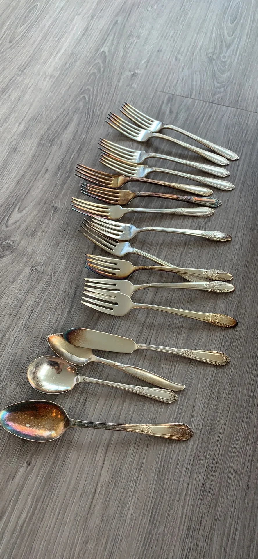 Vintage Lot of 16 Pieces of Silverplate Flatware Wm Rogers A1... photo 1