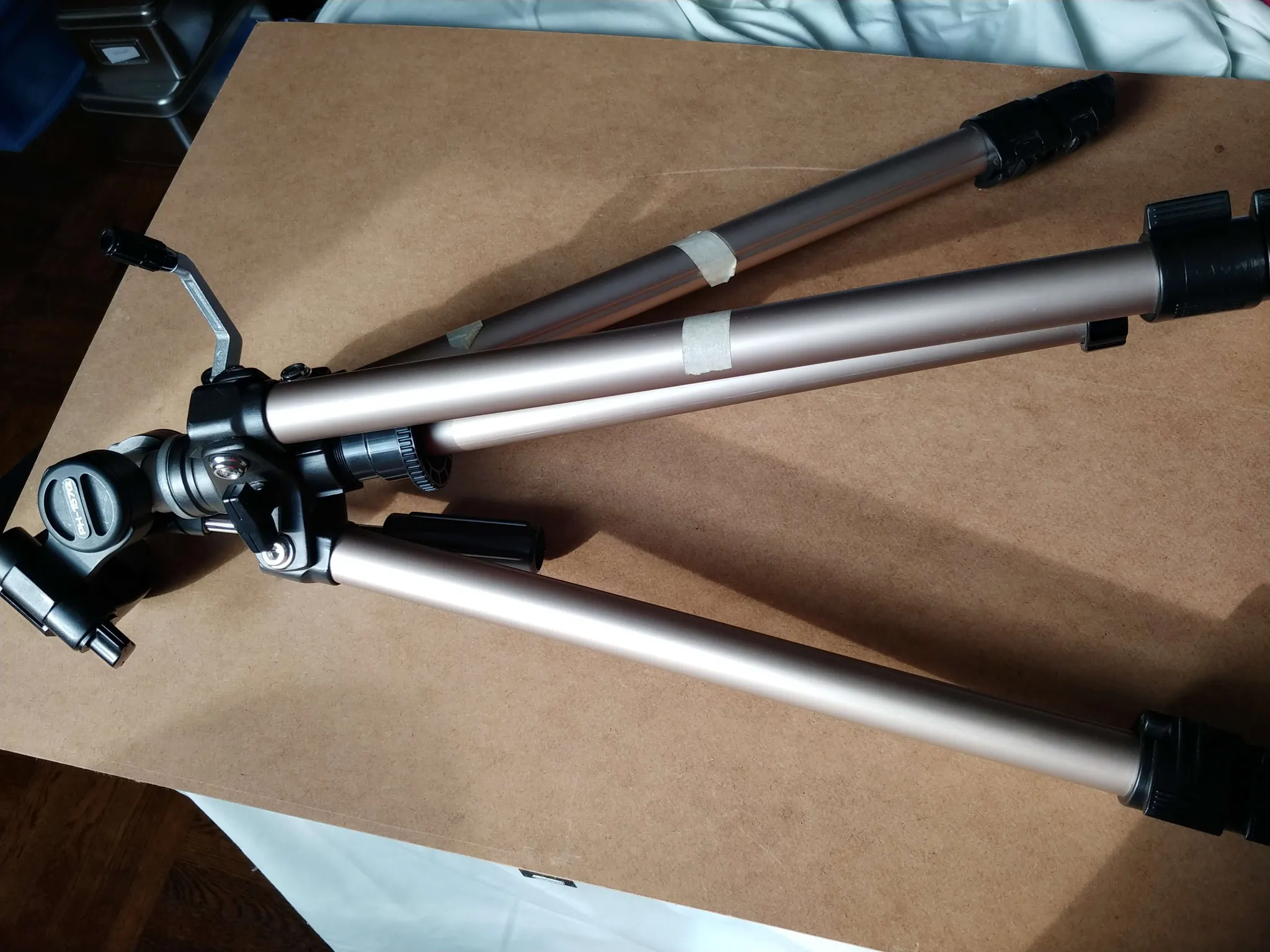 Full-size tripod photo 1
