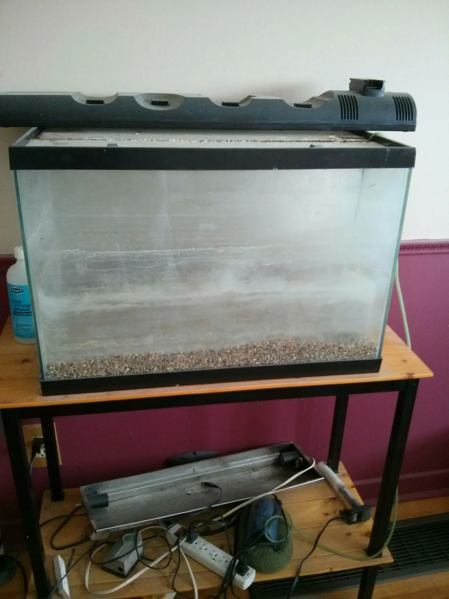 20-Gallon Fish Tank + Filter + Stand + Light + Air Pump + Gra... photo 1