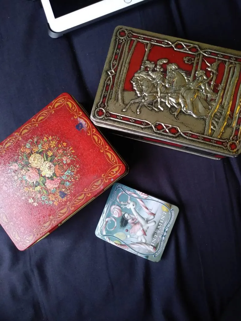 Pretty Tins photo 1