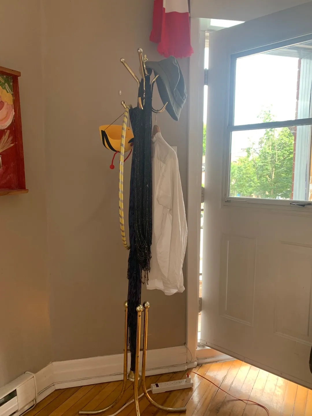 Coat stand photo 1