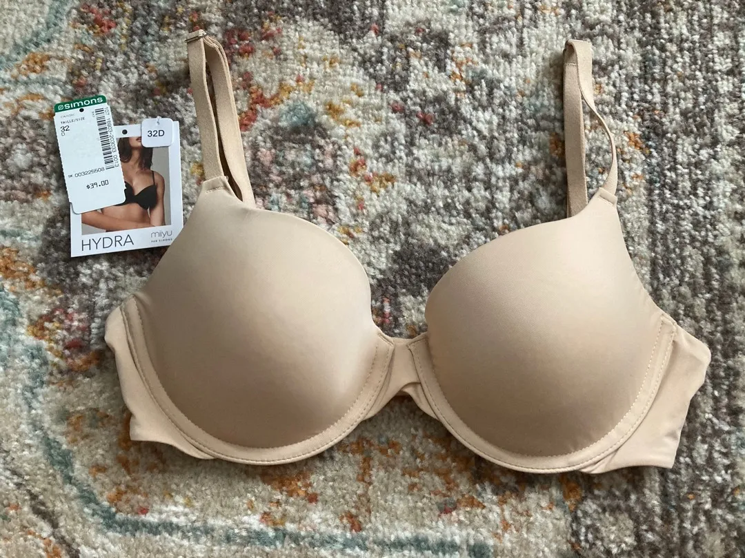 Brand New 32D Bra photo 1
