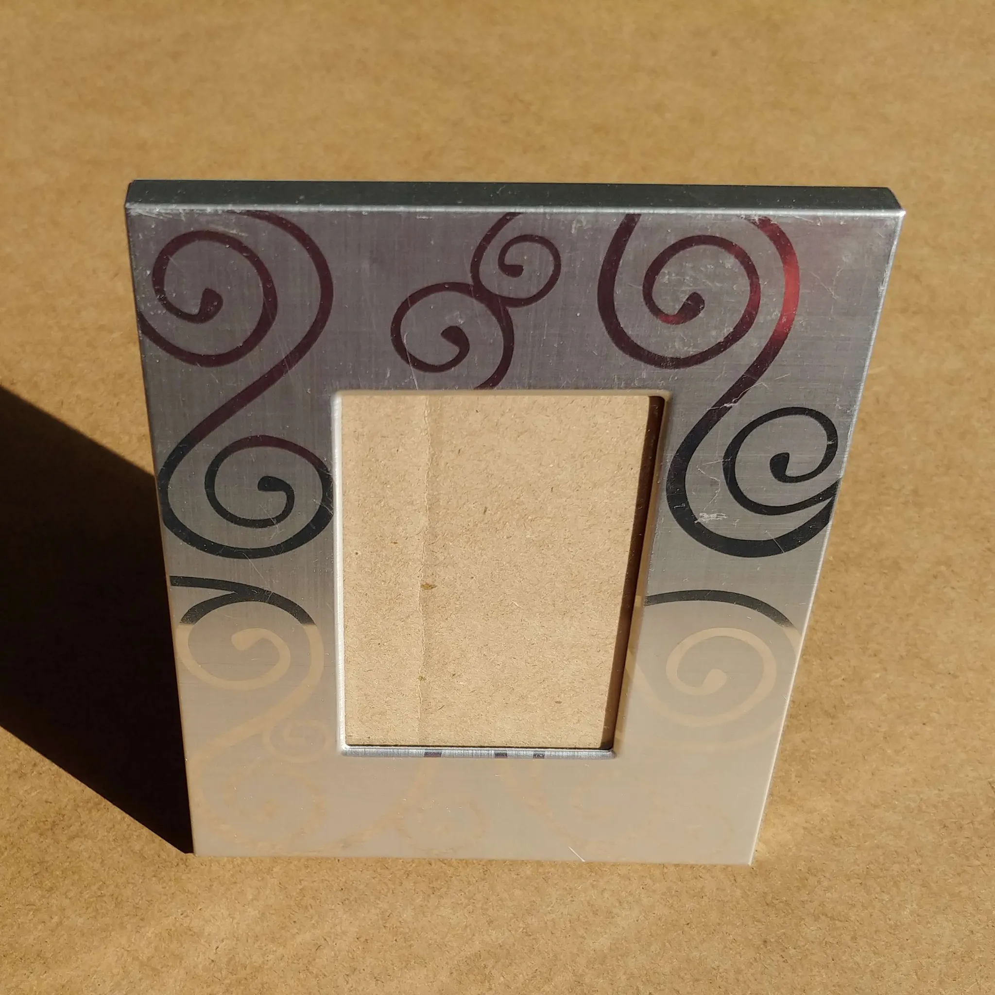 Silver-look picture frame photo 1