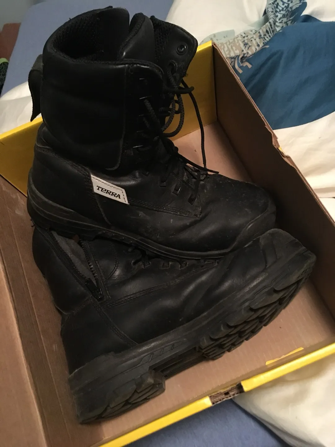 Steel toed work boots photo 1