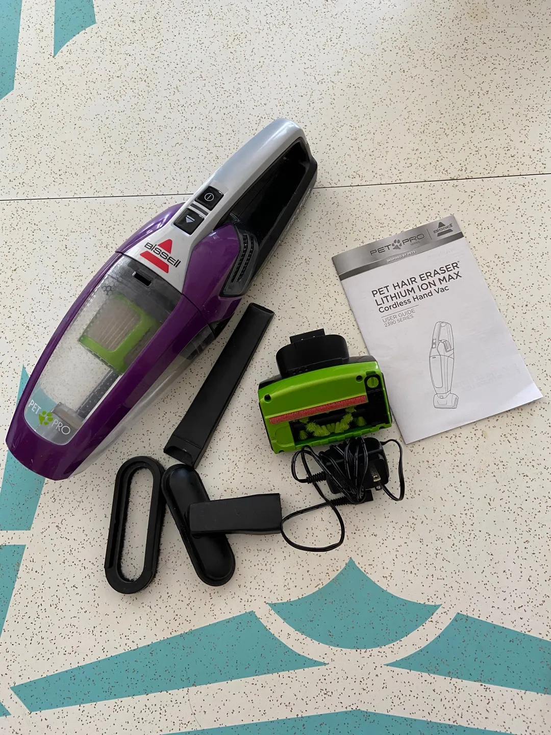 BISSELL Pet Pro Pet Hair Eraser Li-Ion 16 V Max Hand Vacuum photo 1